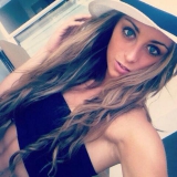 Chouelle from Oostkamp | Woman | 31 years old | Taurus