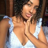 Angie from Cali | Woman | 25 years old | Cancer