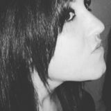 Iris from Messina | Woman | 36 years old | Cancer
