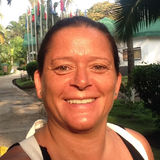 Bekas from Porto | Woman | 52 years old | Aries