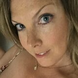 Gin from Hollywood | Woman | 45 years old | Sagittarius