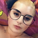 Aliciakiwi from Walcourt | Woman | 26 years old | Pisces