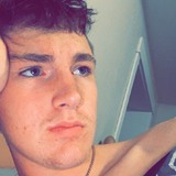 Zayneeckley5X8 from Burley | Man | 22 years old | Aries